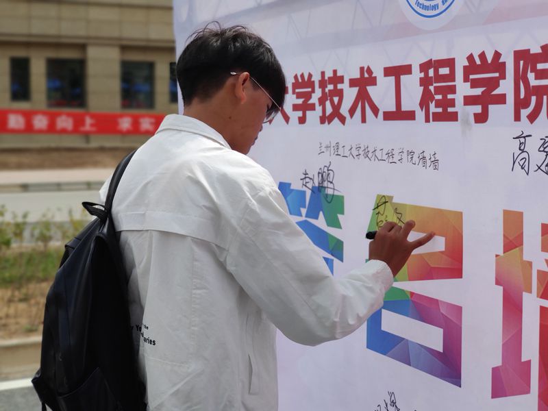 微信图片_20190904075239_副本.jpg