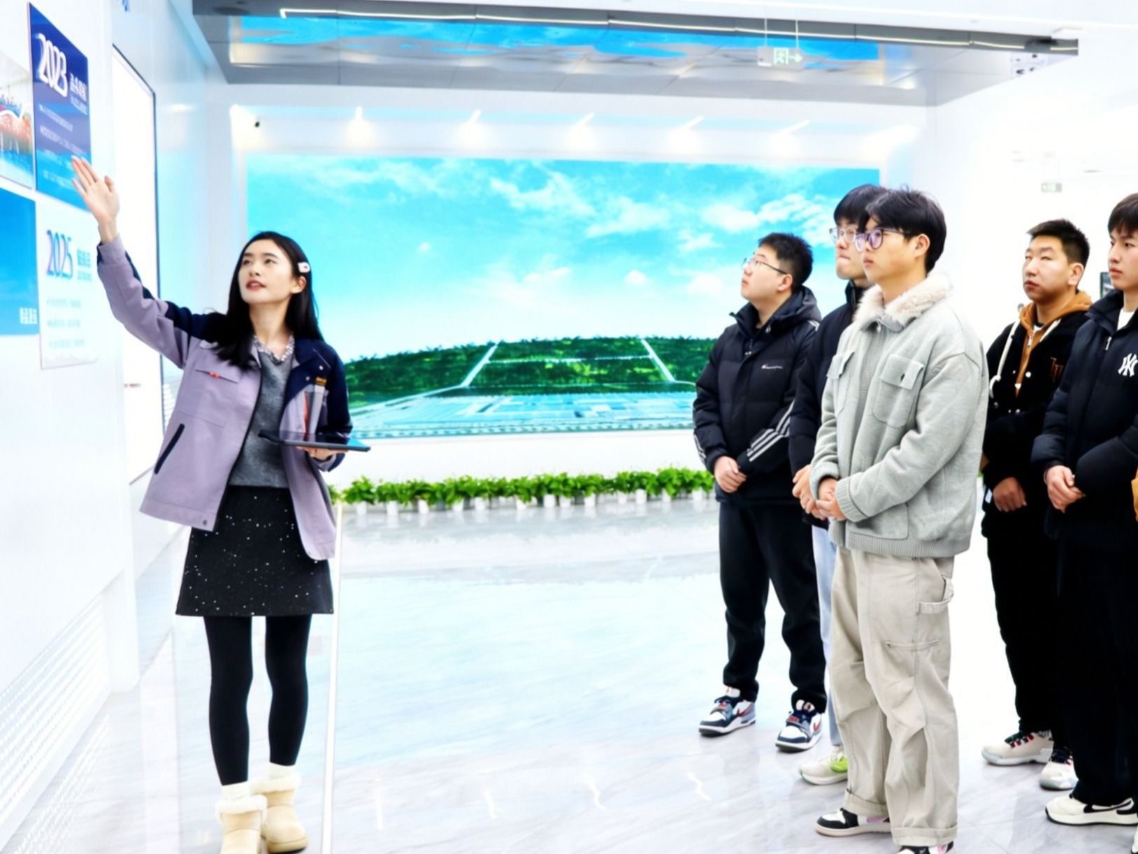 精准就业再突破：兰州信息科技学院携毕业生赴酒泉企业实地对接促成高质量就业